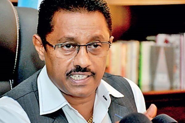 இலங்கையால் இந்த ஆண்டு 2.7 மில்லியன் சுற்றுலாப் பயணிகளை ஈர்க்க முடியும்: ஜனக ரத்நாயக்க